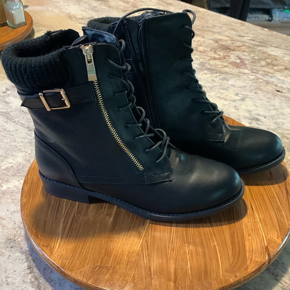 New Bamboo Black Lace up boots with zipper size 10